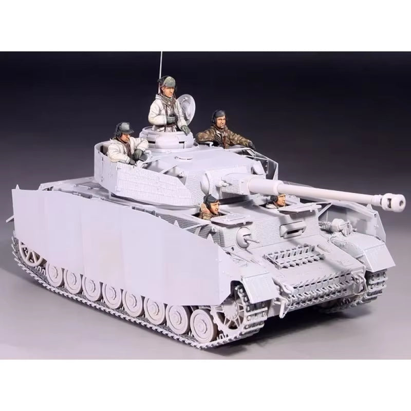 WWII German Tank Crew Winter Uniforms Set of 5 1/35 Resin Figures - resin model view 4