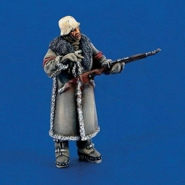 WWII German Winter Soldier Mosin-Nagant 1/35 Resin Figure Kit