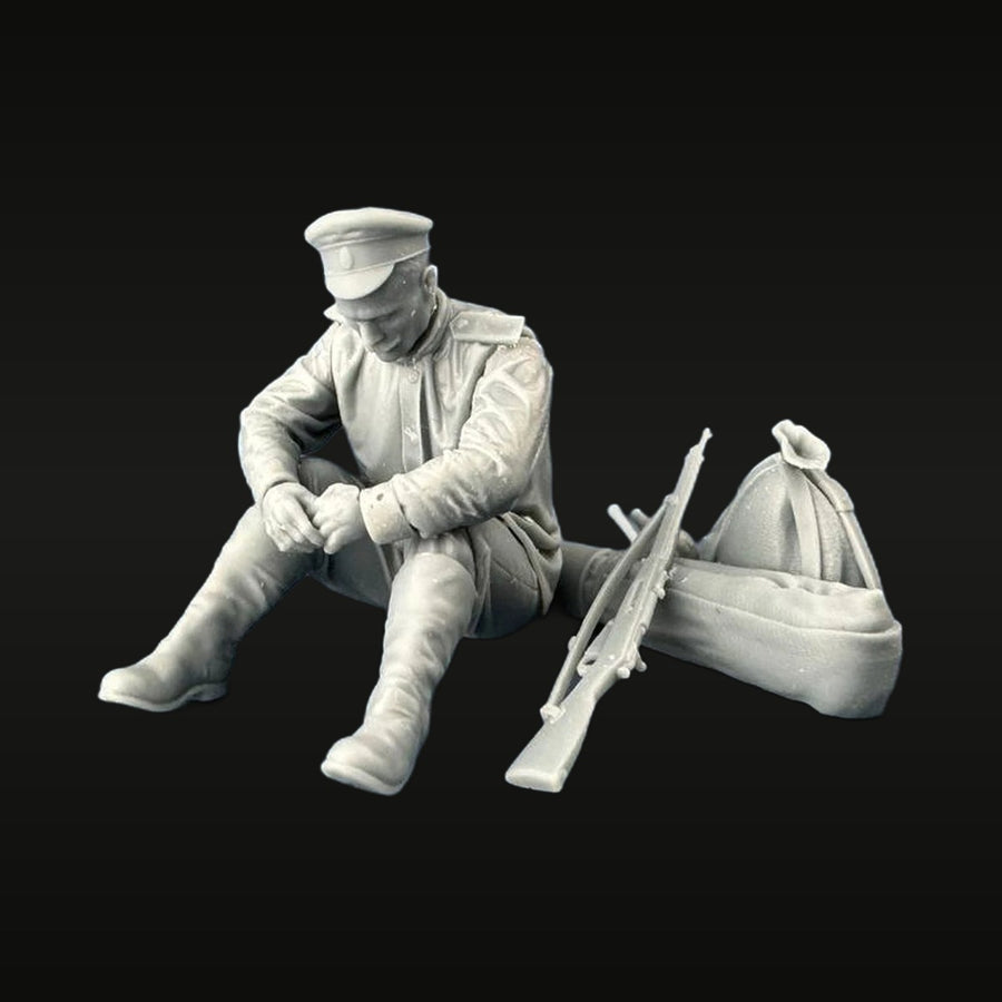 WWII Soviet Soldier Seated with Mosin-Nagant 1/35 Resin Figure Kit - unpainted resin model kit