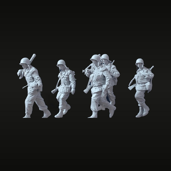 WWII German Infantry Advancing with K98 Rifles 1/35 5-Figure Kit
