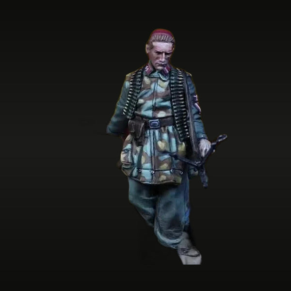 WWII German Soldier with MG Ammo Bandolier 1/35 Resin Figure Kit