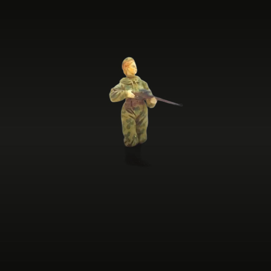 WWII Soviet Female Soldier with PPSh-41 1/35 Resin Figure Kit - unpainted resin model kit