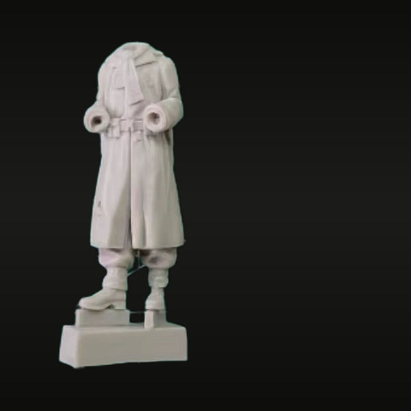 WWII Military Soldier in Greatcoat 1/35 Resin Figure Kit