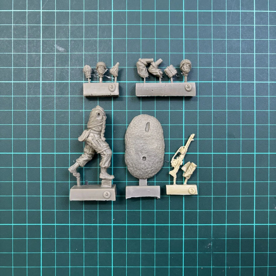 54Mm Resin Unpainted Model Kit, Military Theme, German Paratrooper (2 Heads Optional) Unassembled and Unpainted GK