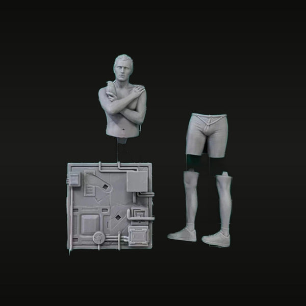 Male Anatomical Athlete Bust with Legs 1/24 Resin Figure Kit