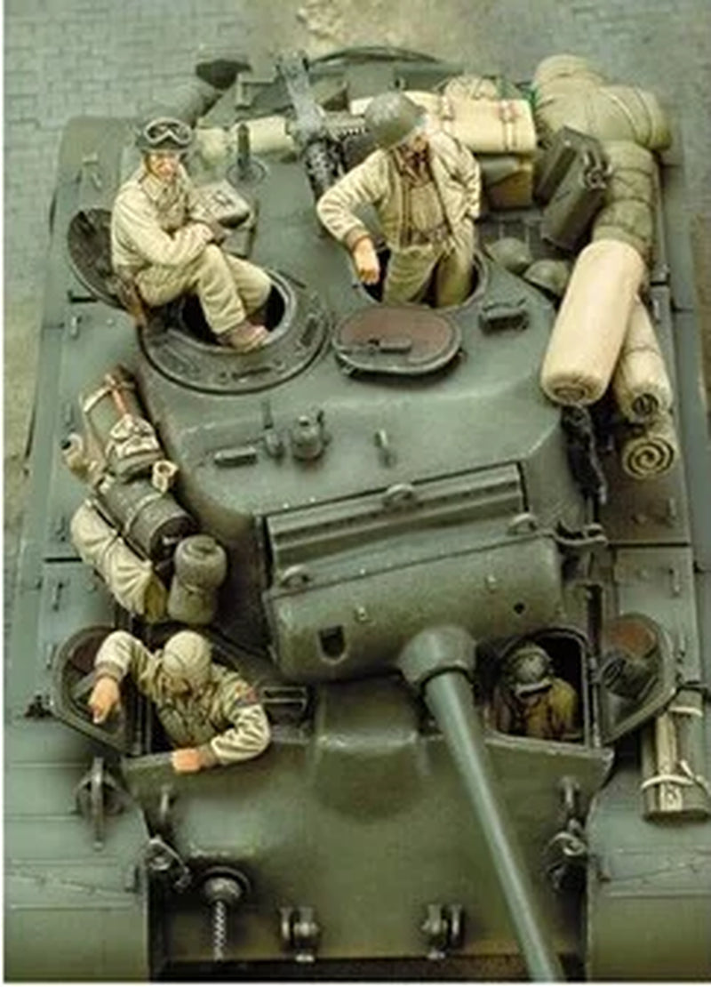 WWII US M26 Pershing Tank Crew Set (5 Figures) 1/35 Resin Diorama Kit - resin model view 2
