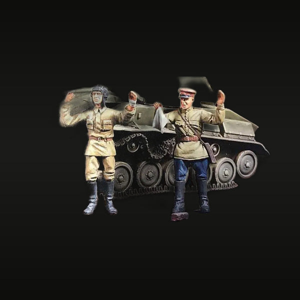 WWII Soviet Officers with Light Tank 1/35 Resin Figure Set