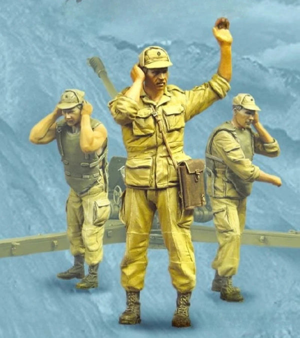 Soviet Artillery Crew Commander with Soldiers Tropical 1/35 Resin Figure Kit