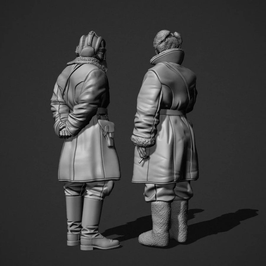 1/35 Resin Model Figure ，Soviet Union Soviet Tank Officers in Sheepskin Coat Set , Unassembled and Unpainted Kit