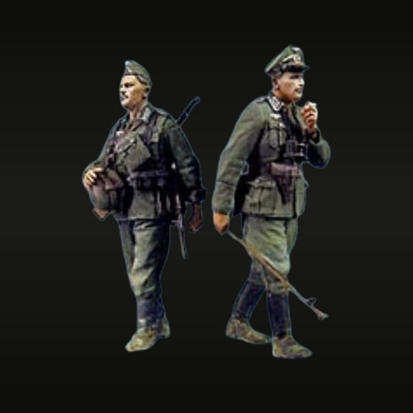 WWII German Officer & Infantryman with K98 Rifle 1/35 Resin Figure Set