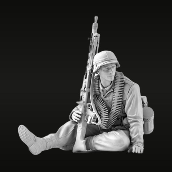 WWII German Wehrmacht MG42 Gunner Seated with Ammo 1/16 Resin Figure