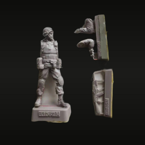 Modern Military Operator/Soldier Single Figure 1/35 Resin Kit