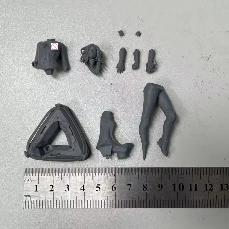 Sci-Fi Female Pilot with Futuristic Helmet 1/24 Resin Figure Kit - resin model view 5