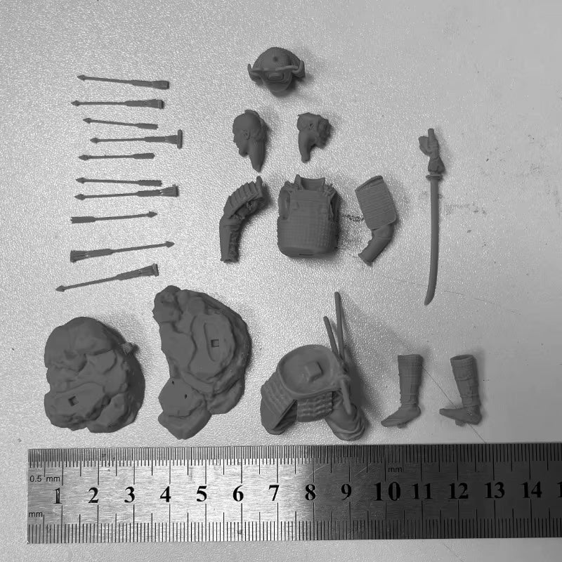 Sengoku Japanese Samurai Warrior with Katana 1/24 Resin Figure Kit - resin model view 5