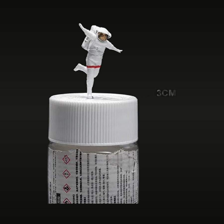 Astronaut in Spacesuit with Red Stripe Dynamic Pose 54mm Resin Figure Kit - unpainted resin model kit
