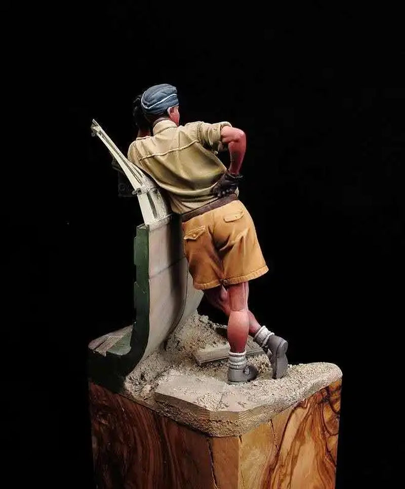 WWII German Luftwaffe Pilot Tropical Uniform Figure 90mm Resin Kit - resin model view 5