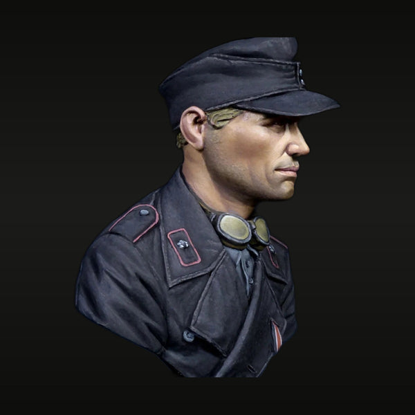 WWII German Luftwaffe Officer with Goggles 1/16 Resin Bust