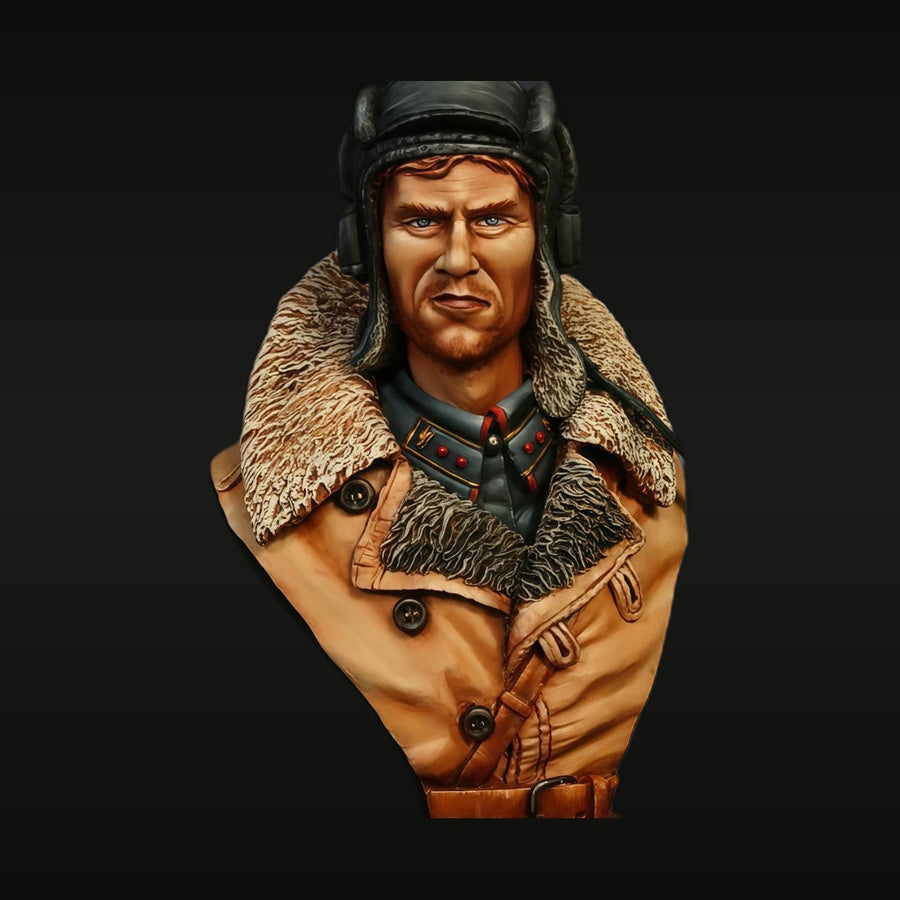 WWII Soviet Tank Commander Male Bust Fur Collar 1/10 Resin Kit - unpainted resin model kit