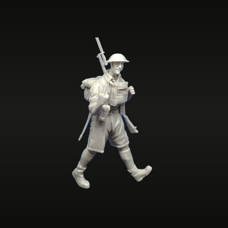 British Desert Soldier with Rifle 1/35 Resin Figure Kit - unpainted resin model kit