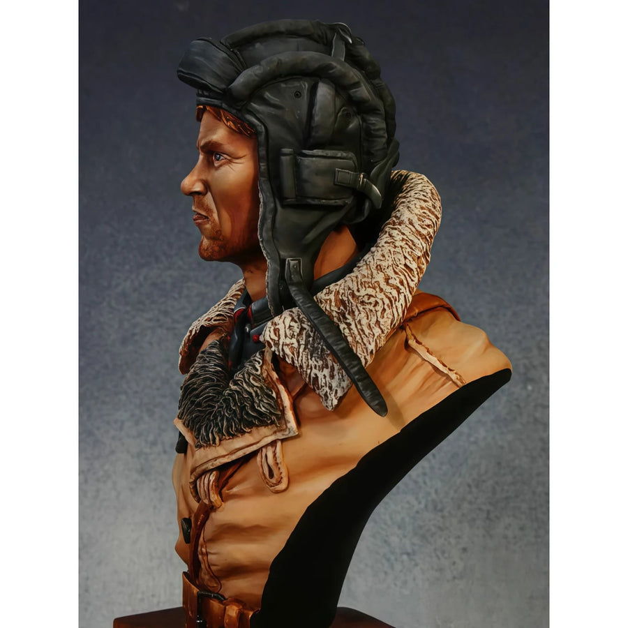1/10 Scale Resin Unpainted Model Kit, Military Theme, Bust of a WWII Russian Tank Crewman, Unassembled and Unpainted GK
