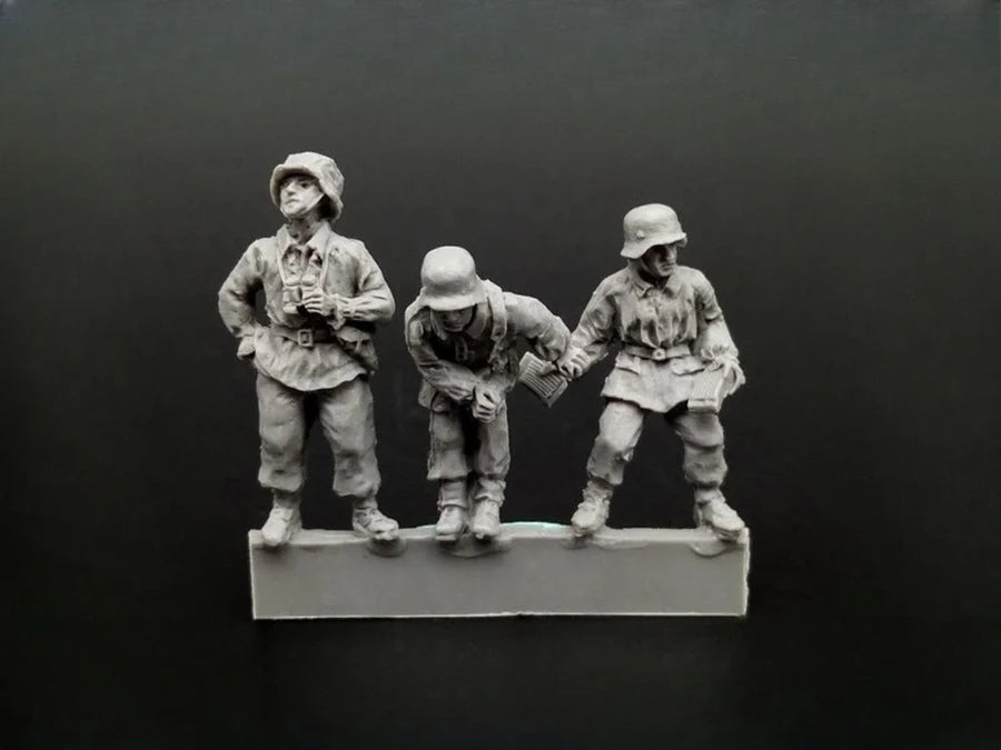 1/72 Scale Diecast Resin Figure Model Kit WWII German Army 2.0Cm Flak Crew 3 Figures Unpainted
