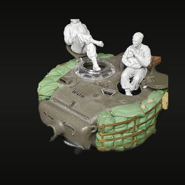 Vietnam Era Tank Crew Diorama 1/35 Resin Figure Kit