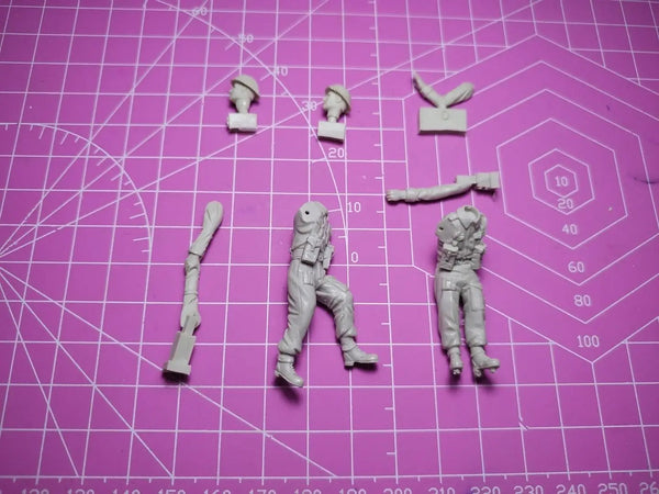 WWII German Panzerschreck Gunner Dynamic Pose 1/35 Resin Figure Kit