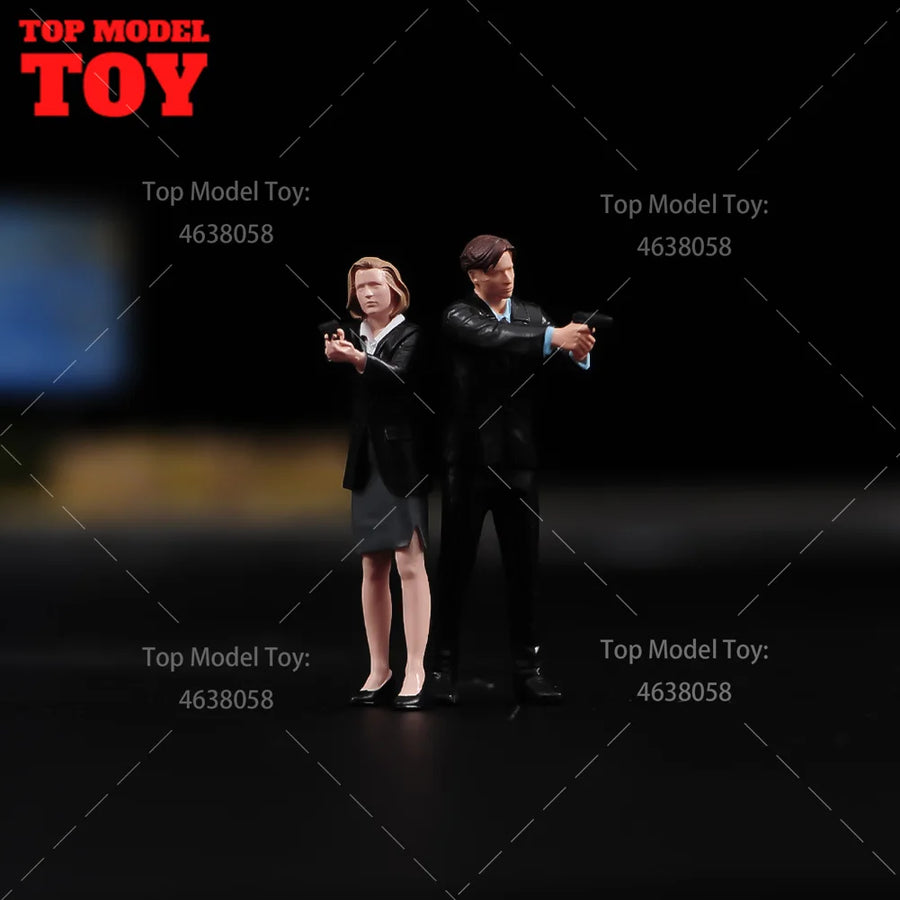 Modern FBI Agents Male & Female Business Suit 1/35 Resin Figure Set - resin model view 3