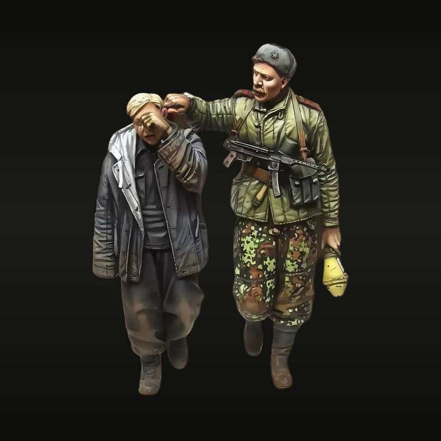 WWII Soviet Soldier with PPSh-41 Escorting German Prisoner 1/35 Resin Figure Kit - unpainted resin model kit