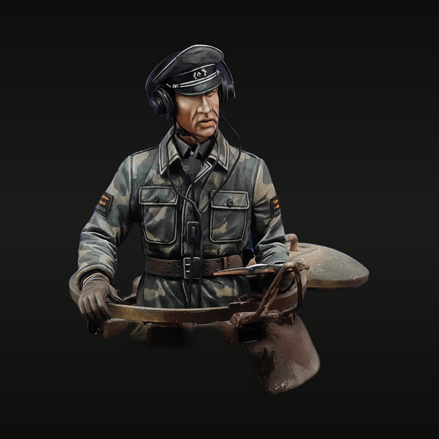 WWII German Panzer Officer with Headset 1/35 Resin Bust Kit - unpainted resin model kit
