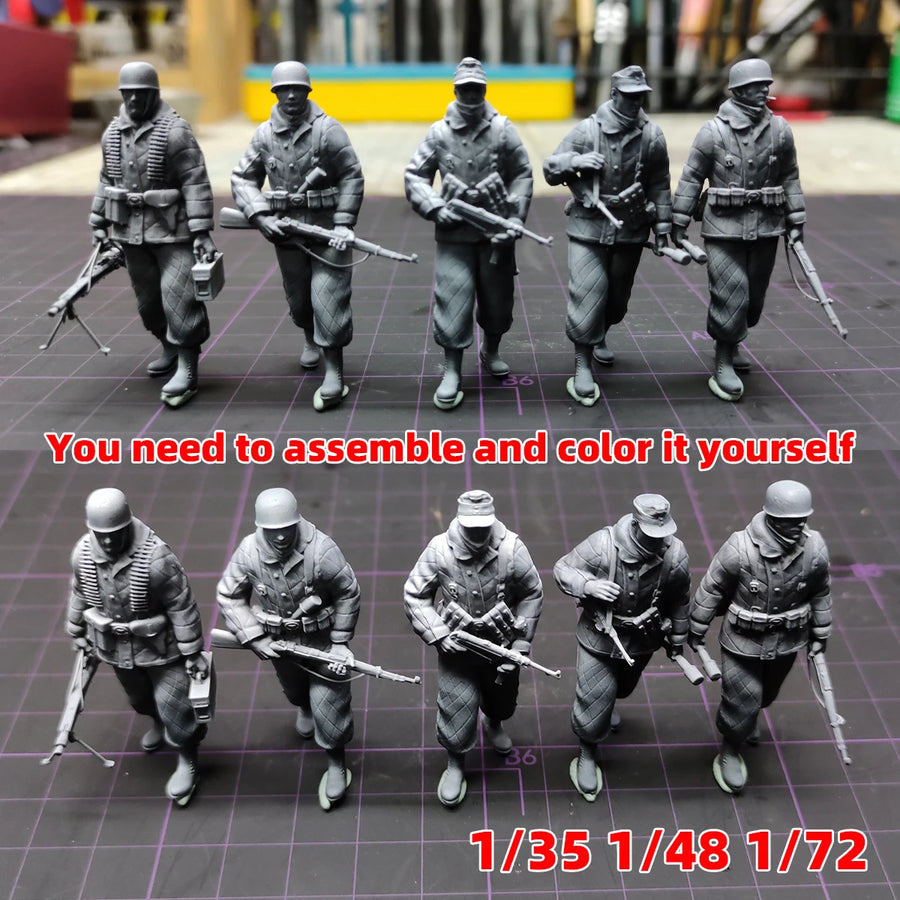 WWII German Fallschirmjäger Squad 5-Figure Set 1/72 Resin Kit - resin model view 4
