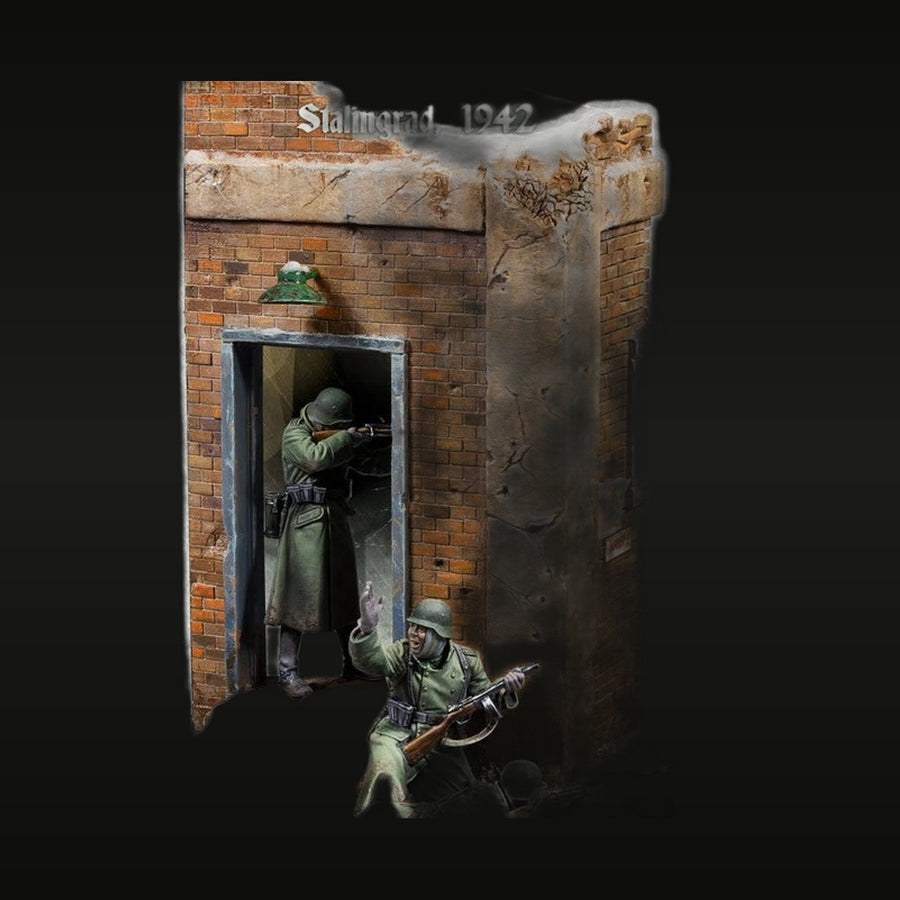 WWII German Wehrmacht Stalingrad 1942 Urban Combat 1/35 Resin Diorama Kit - unpainted resin model kit