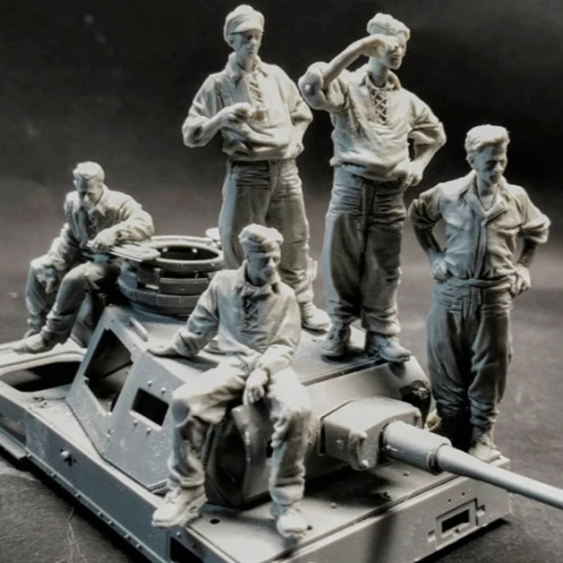 1/35 Scale Die-Cast Resin Figure Model Kit Eastern Front Panzer III Tank Crews 5 Figures (No Tank) Unassembled and Unpainted