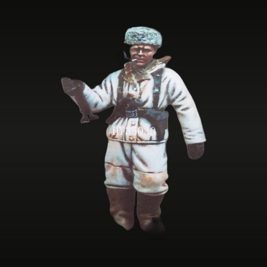 WWII Soviet Rifleman Winter Snow Smock 1/35 Resin Figure Kit - unpainted resin model kit