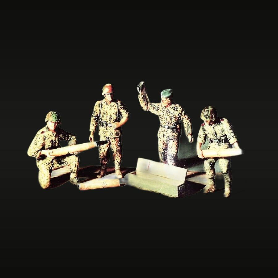 WWII German Infantry with Panzerfaust 4-Figure Set 1/35 Resin Kit - unpainted resin model kit