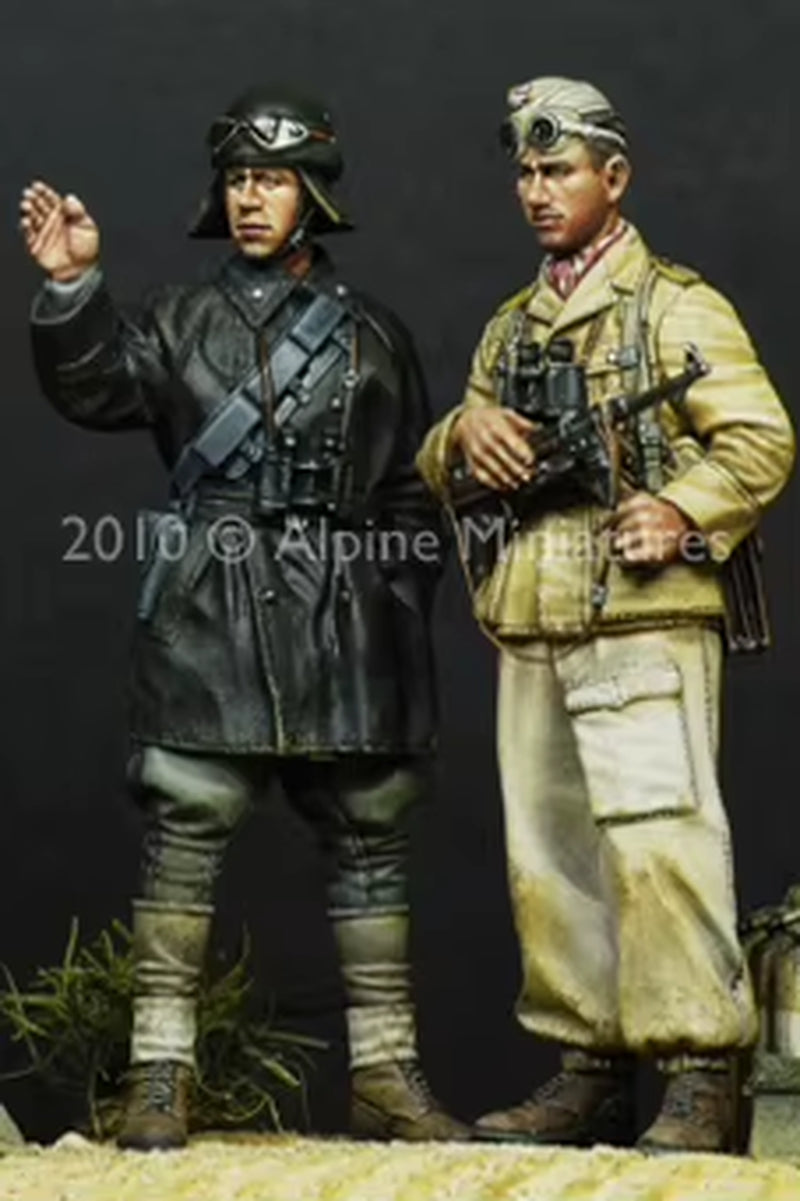 WWII German Afrika Korps Infantry with MP40 2-Figure Set 1/35 Resin Kit - resin model view 2
