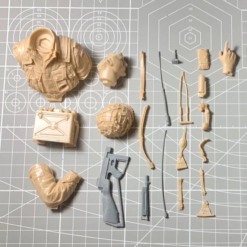 1/10 Resin Model Bust GK US Airborne Radio Operator CARENTAN 1944 World War II Military Theme Unassembled and Unpainted Kit