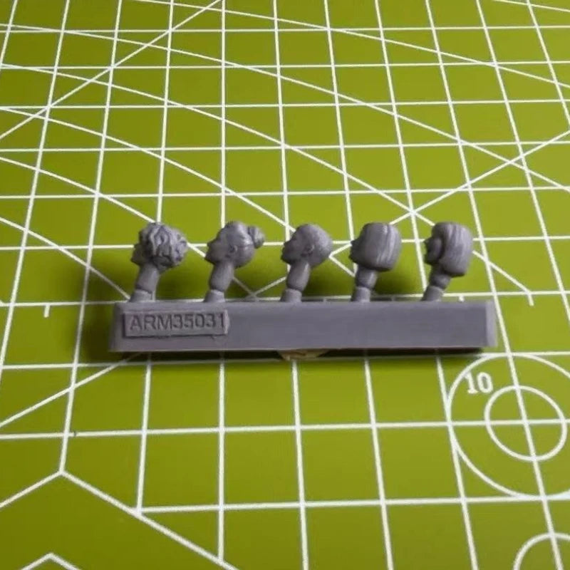 1/35 Female Head Set (Resin Accessory) - resin model view 4