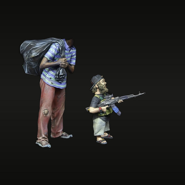 Modern Tactical Fighter (Chibi) and Civilian with Cargo 1/35 Resin Figure Kit