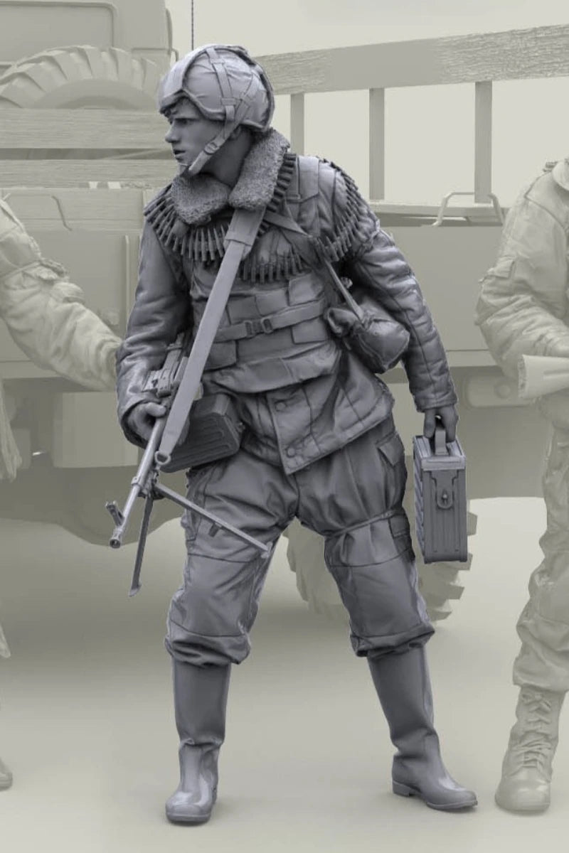 Modern Russian Soldier with Body Armor and Rifle 1/16 Resin Figure Kit - resin model view 2