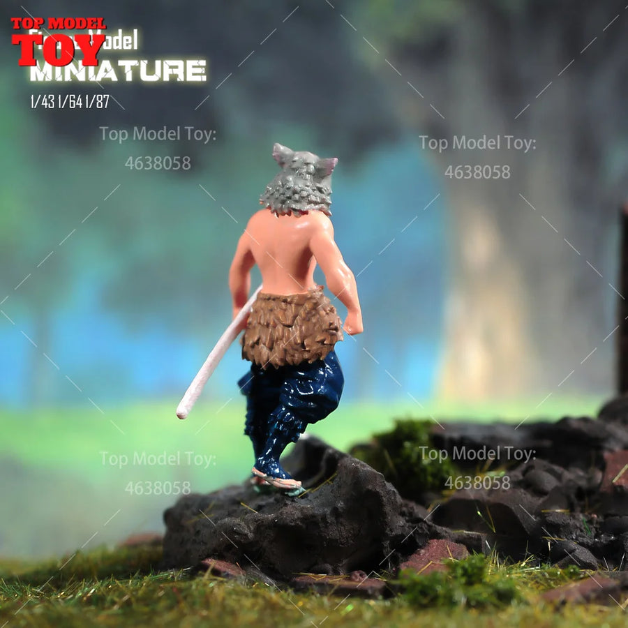 Painted Miniatures 1/64 1/43 1/87 Wolf Take Sword Animal Scene Figure Doll Unpainted Model for Car Vehicles