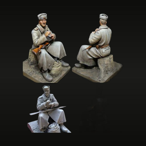 WWII Soviet Soldier On Rest 1943-1945 1/35 Resin Figure Kit
