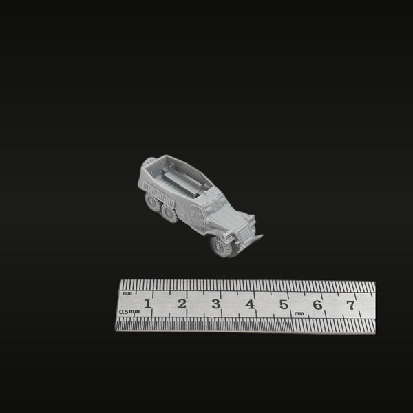 Soviet BTR-152 Armored Personnel Carrier 1/144 Resin Vehicle Kit