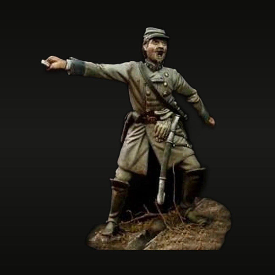 WWI German Officer with Sword and Shoulder Boards 1/24 Resin Figure Kit - unpainted resin model kit