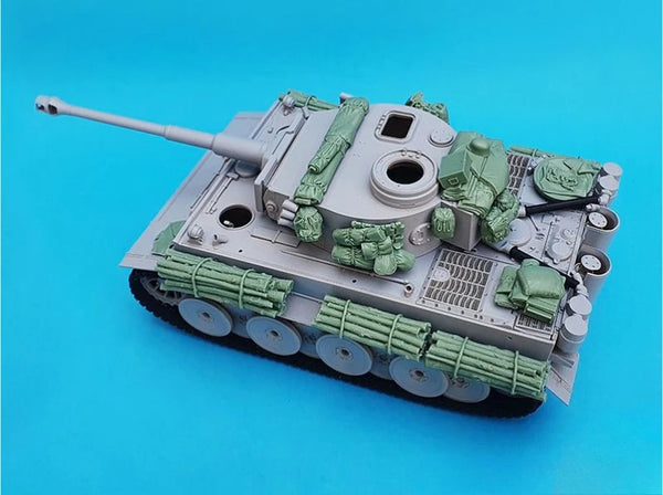 WWII German Tiger I Tank with Stowage 1/35 Resin Model Kit