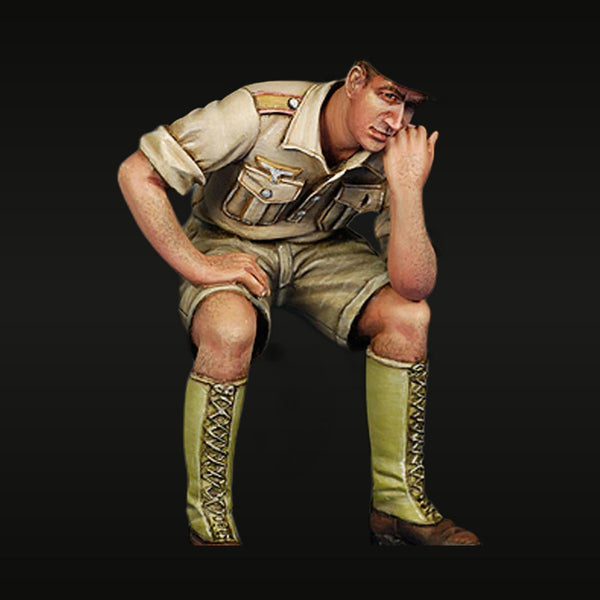 WWII German DAK Officer Crouching Tropical Uniform 1/35 Resin Figure Kit
