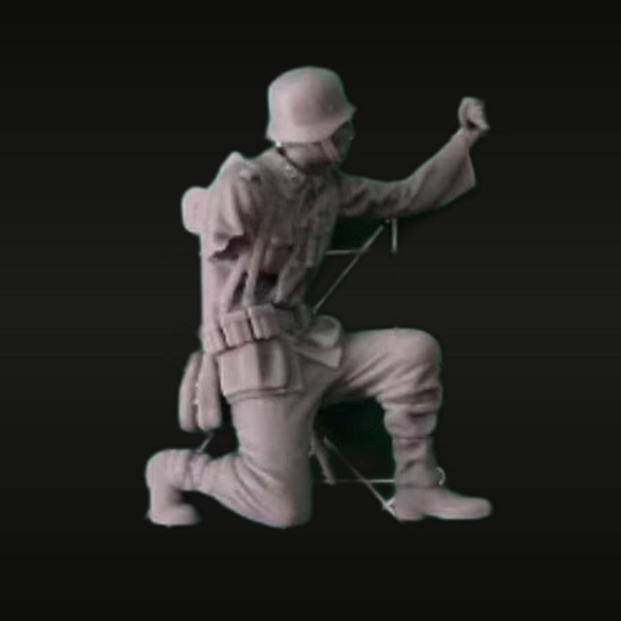 WWII German Soldier Kneeling Throwing Grenade 1/35 Resin Figure Kit - unpainted resin model kit