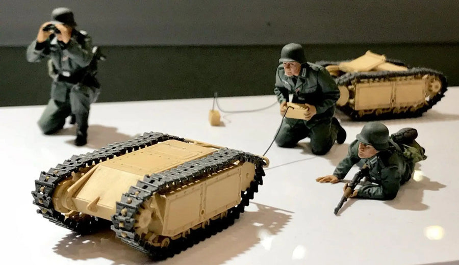 WWII German Goliath Sd.Kfz.302 with Pioneers 1/35 Resin Set - resin model view 4