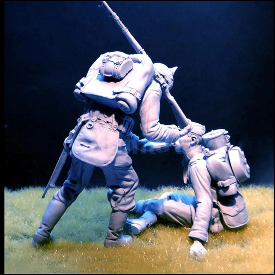 WWI German Soldiers First Aid Scene 1/16 Resin 2-Figure Diorama Kit - resin model view 2