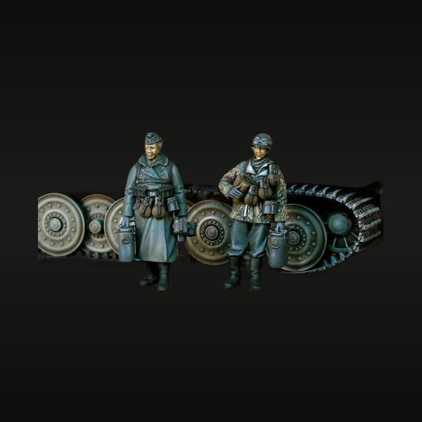 WWII German Soldiers with Field Gear Set of 2 1/35 Resin Figure Kit